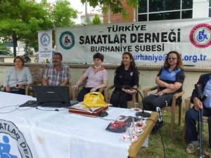 Burhaniye’ de engellilere polis ziyareti