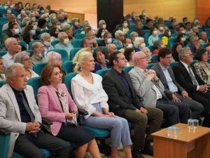 Belediye Başkan V. Subaşı Eskişehir’de söyleşi ve imza gününe katıldı