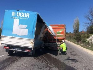 Bilecik’te seyir halindeki kamyonet, tıra arkadan çarptı: 1 yaralı