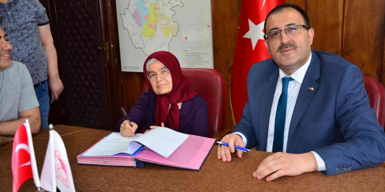 Kırsal kalkınma projelerinde sözleşmeler imzalanıyor