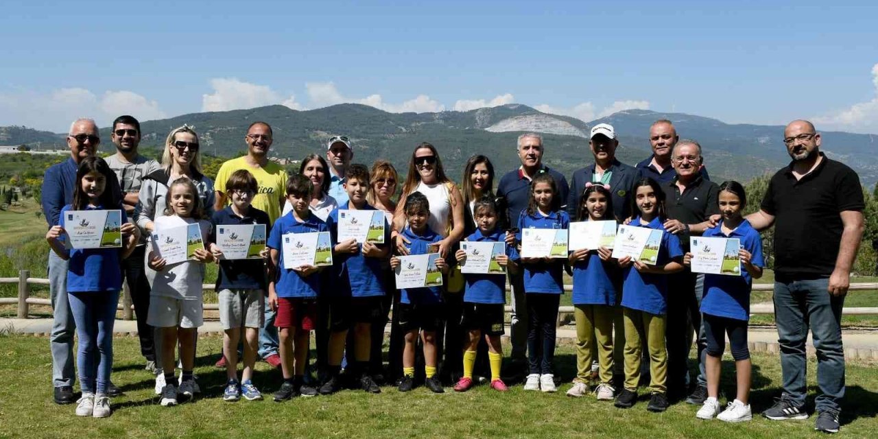 Geleceğin golfçüleri sertifikalarına kavuştu