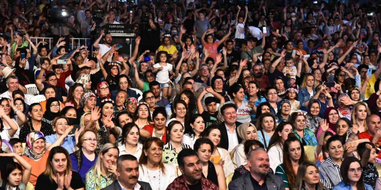 Emiralem Çilek Festivali’ne rekor katılım