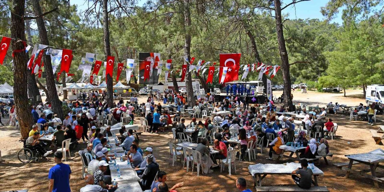 Engelliler Aksazlar’da doyasıya eğlendi