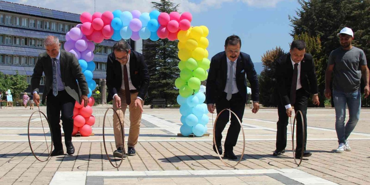 Çocukluklarını yaşadılar