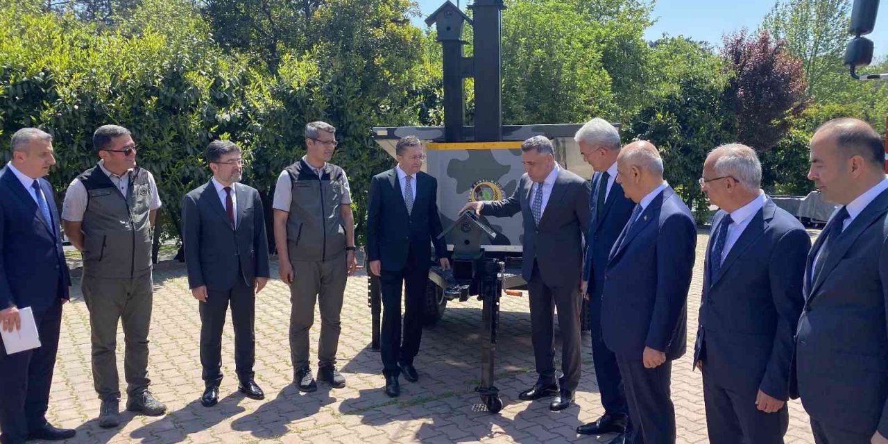 Bakan Kirişci, "Bin 147 adet yangın Türkiye’nin 54 bölgesinde aynı anda oldu 731’i aynı gün söndürüldü"