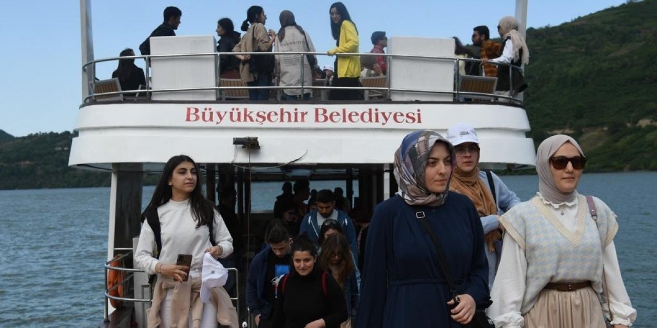 Üniversite öğrencileri Samsun’u keşfediyor