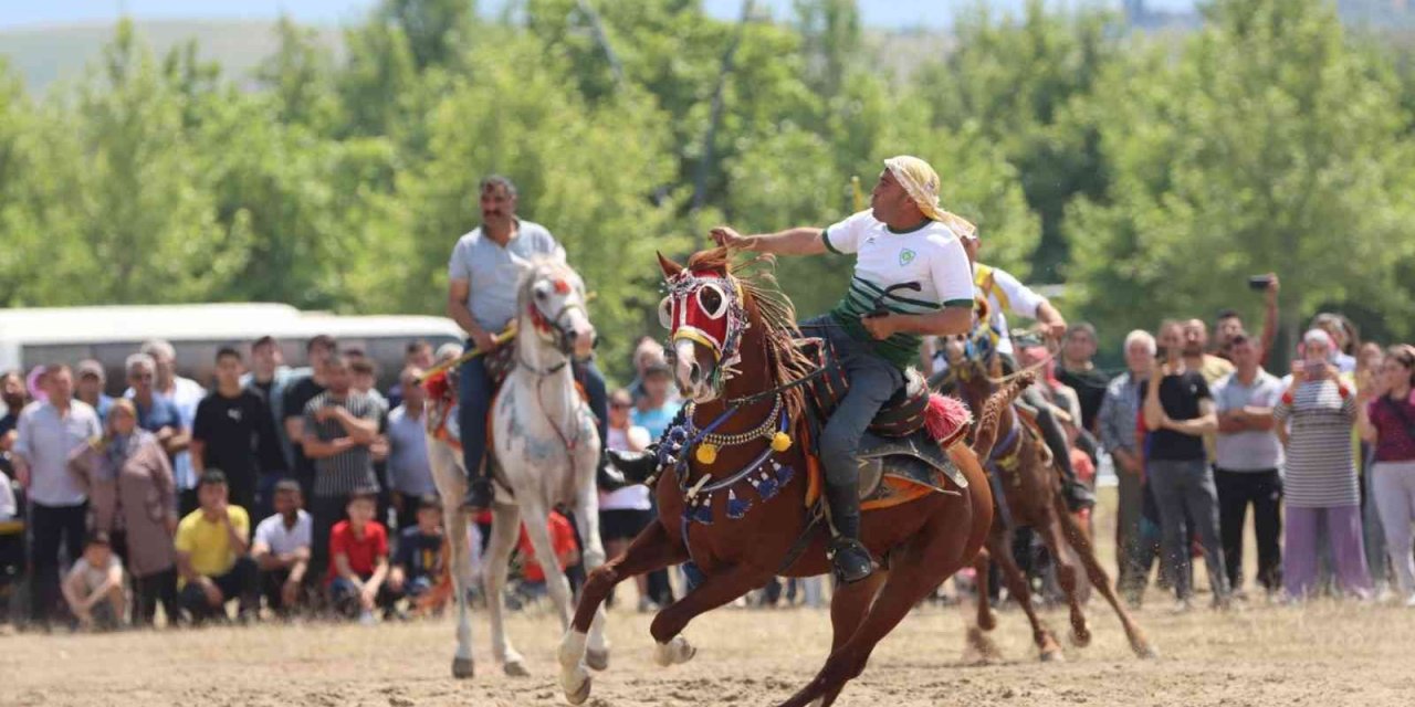 Turgutlu’da Cirit ve Keşkek Festivali yoğun ilgi gördü