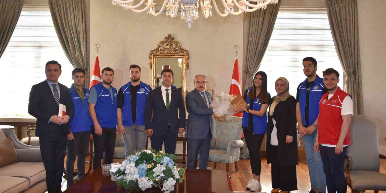 Vali Karadeniz kurum müdürlerini ağırladı