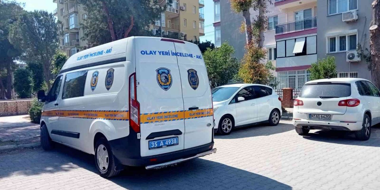 İzmirli solist evde ölü bulundu