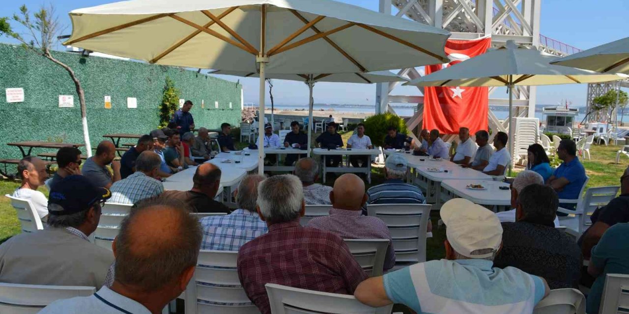Aliağa’da balıkçıları bilgilendirme toplantısı düzenlendi