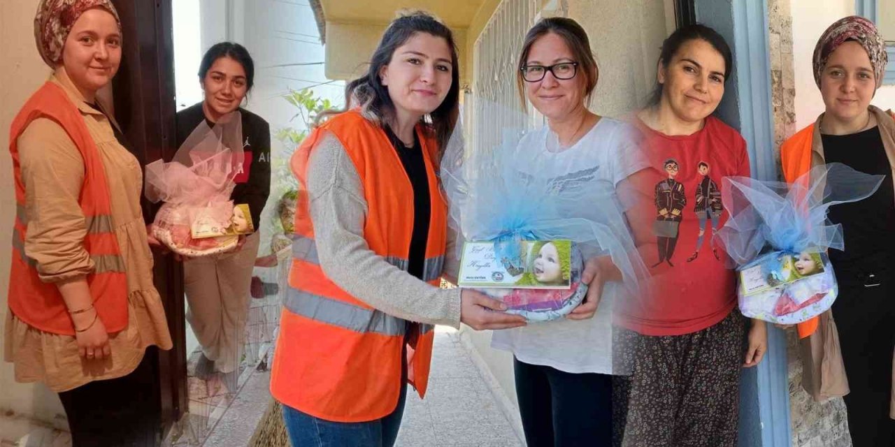 Kuyucak Belediyesi “Hoşgeldin Bebek” ziyaretlerini sürdürüyor