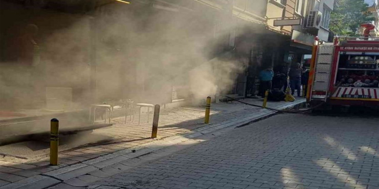 Kara dumanlar mahalleyi kapladı