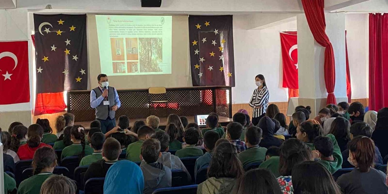 Köyceğiz’de tabiat konulu eğitim verildi