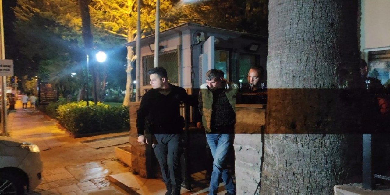 Kuşadası’nda güvenlik görevlisi silahla vuruldu