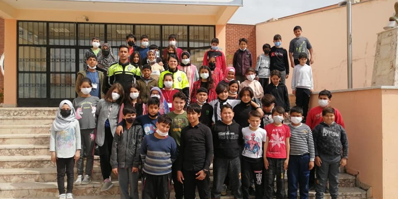 Köyceğiz’de polislerden öğrencilere eğitim