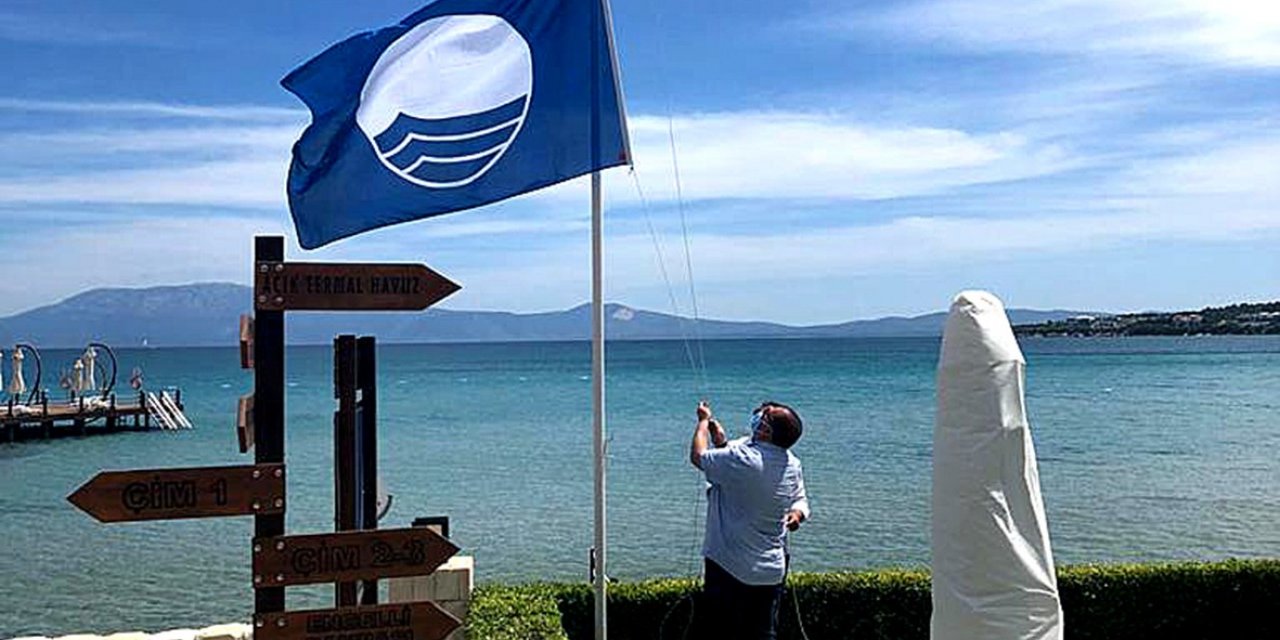 Çeşme’de 16 plaj ve 2 marinaya Mavi Bayrak