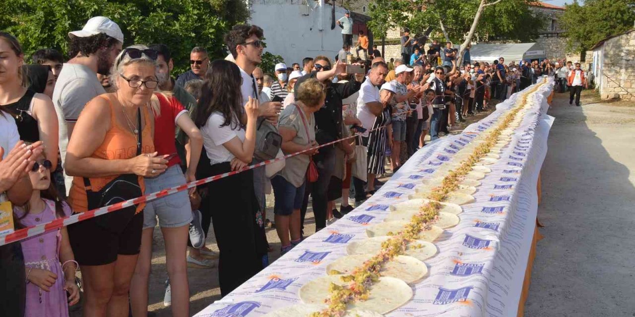 Didim’de 50 metrelik vegan dürüm rekor denemesi