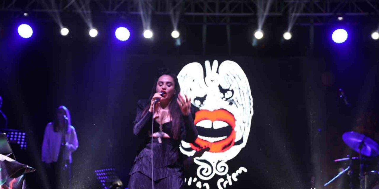 Didim, Ceylan Ertem ile coştu