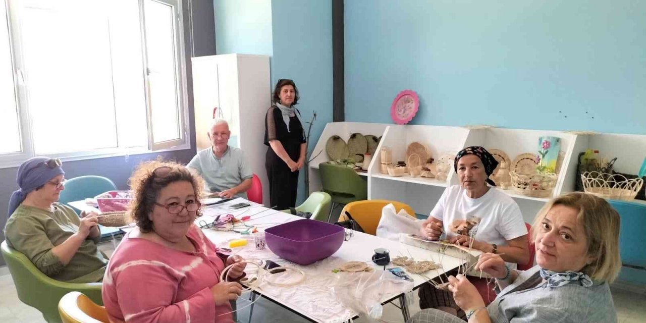 Köyceğiz’de sepet örme kursu devam ediyor