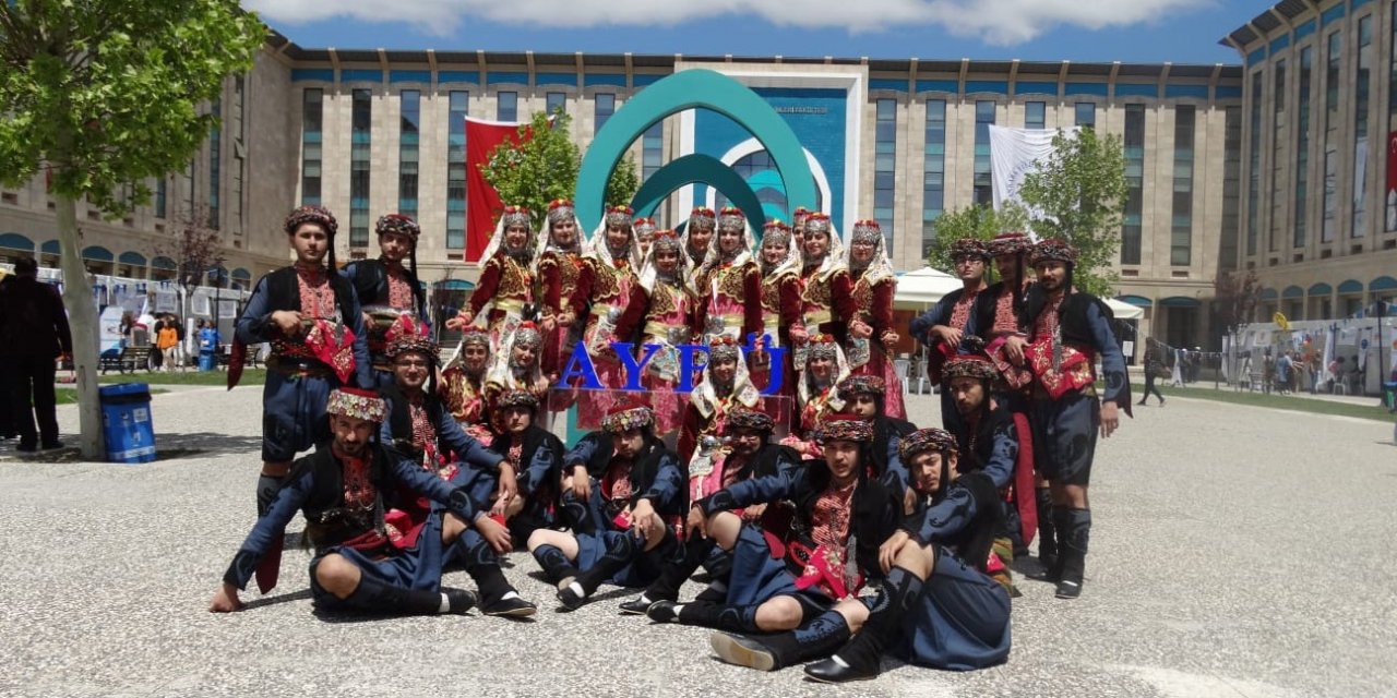 PAÜ Halk Oyunları Topluluğu izleyenlerden tam not aldı