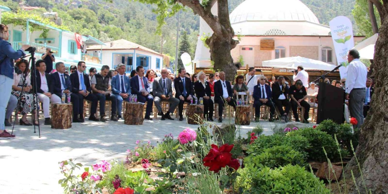 Opet, orman yangınlarından zarar gören köyleri yeniden inşa ediyor