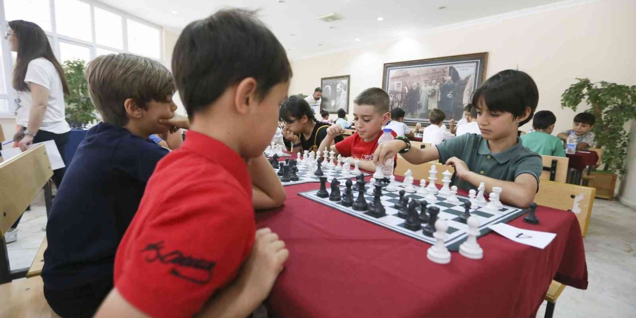 Büyükşehir’in kültür merkezleri genç satranççılar yetiştiriyor