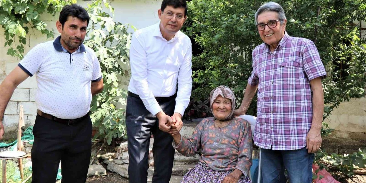 Başkan Özcan, Şadiye ninenin isteğini kırmadı