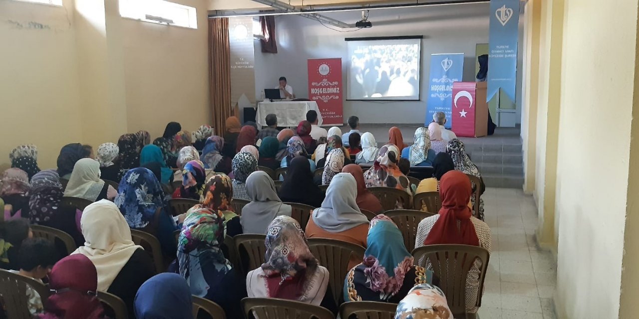 Köyceğiz’de “Dijital Dünyada Değerleriyle Aile Olmak” konulu konferans düzenlendi
