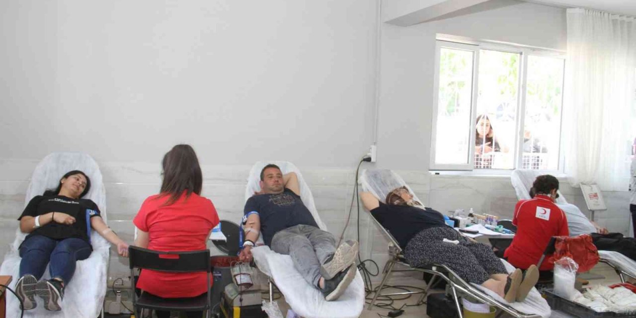 Bilim Fuarı Şenliği’nde vatandaşlardan kan bağışına yoğun ilgi