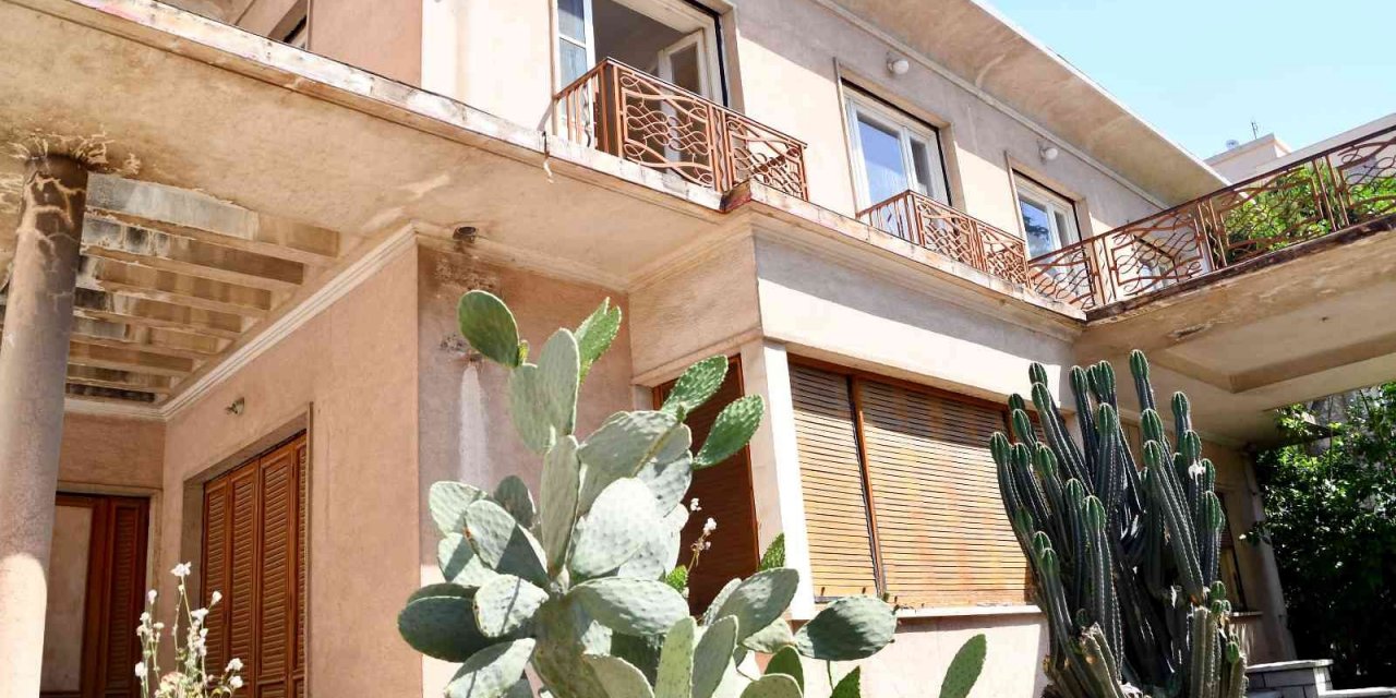 Söke’nin sembolü Kaktüslü Ev’de restorasyon başladı