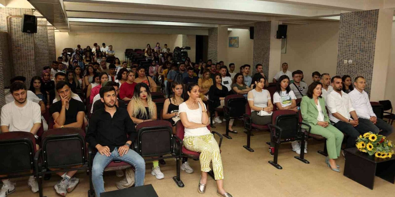 ADÜ Rektörü Aldemir, Yenipazar MYO Öğrencileri ile bir araya geldi