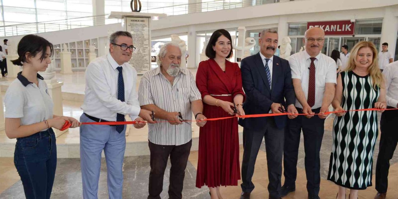 ADÜ’de ’Paylaşım’ adlı heykel sergisi açıldı