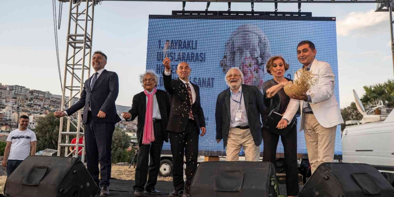 Bayraklı 1. Uluslararası Homeros Festivali’ne görkemli açılış