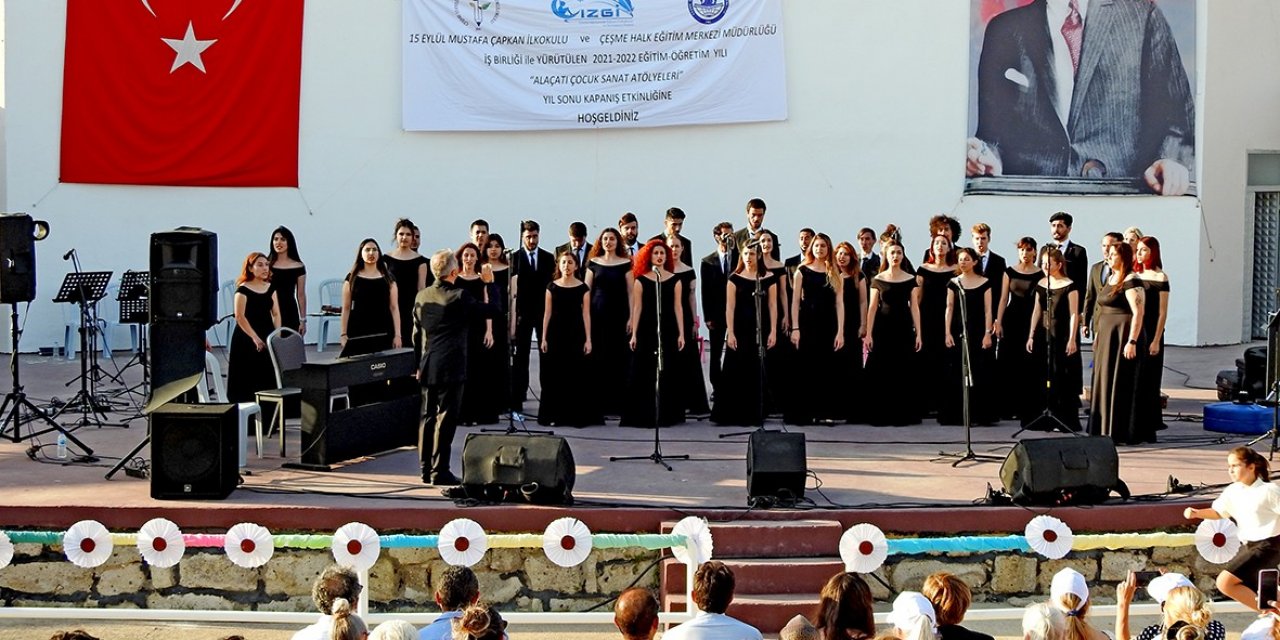 Alaçatı Çocuk Sanat Atölyeleri yıl sonu kapanışında coşkulu konser