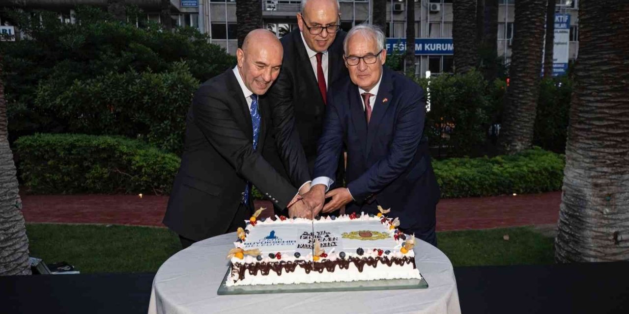 İzmir ve Bremen’in çeyrek asırlık dostluğu