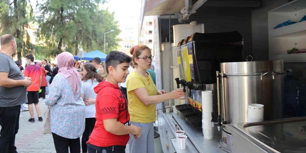 Efeler’den LGS’ye giren öğrencilere destek