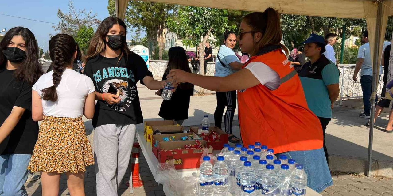 Başkan Atabay, Didim’de sınava giren öğrencileri unutmadı