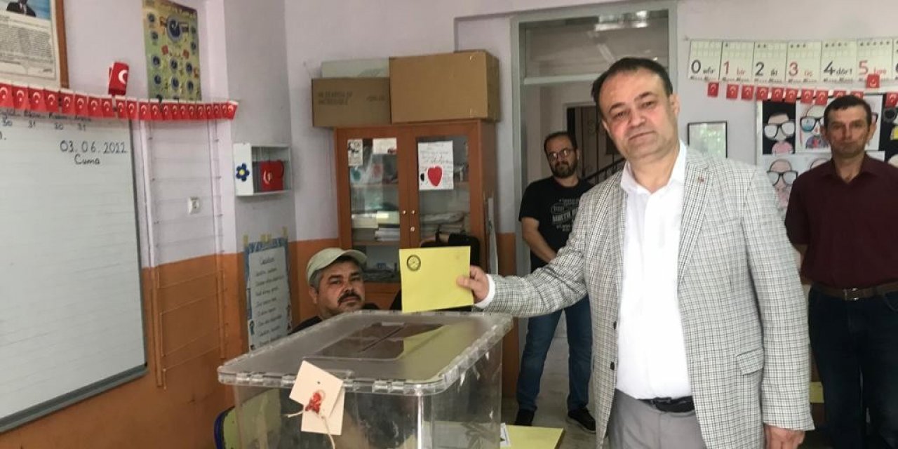 Yeni muhtarı belirmek için sandık başına gittiler