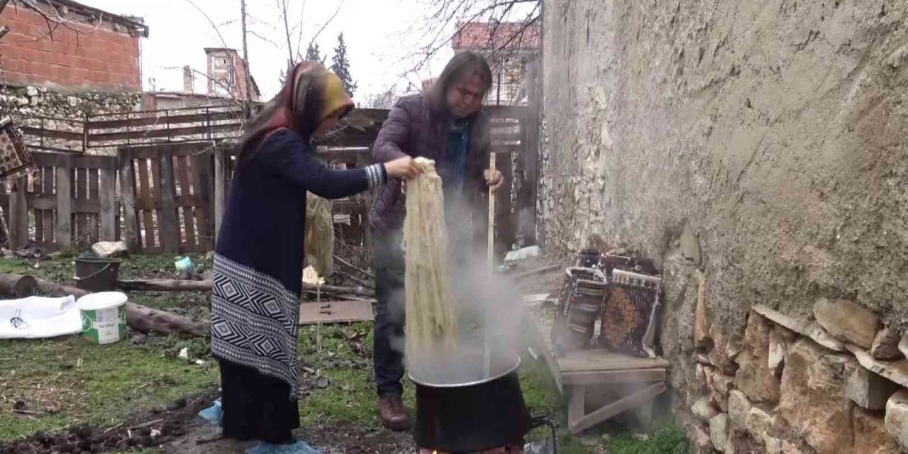 Bin yıllık yöntemle dokunan motifler yeniden hayat buluyor