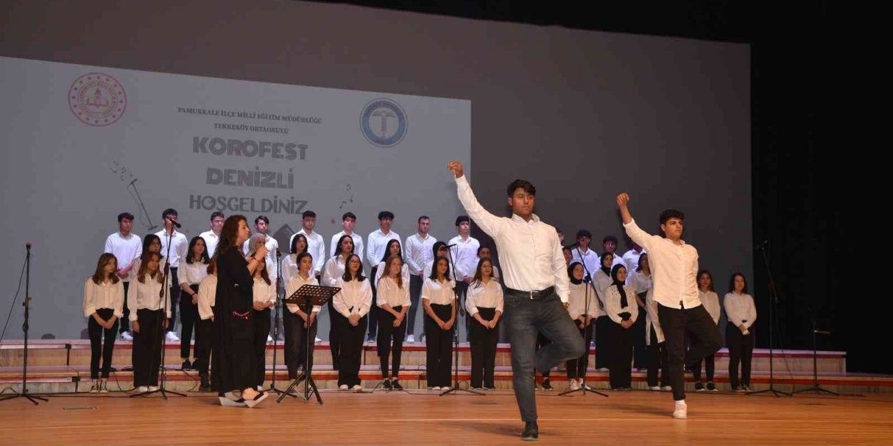 Okul koroları hünerlerini sahneledi