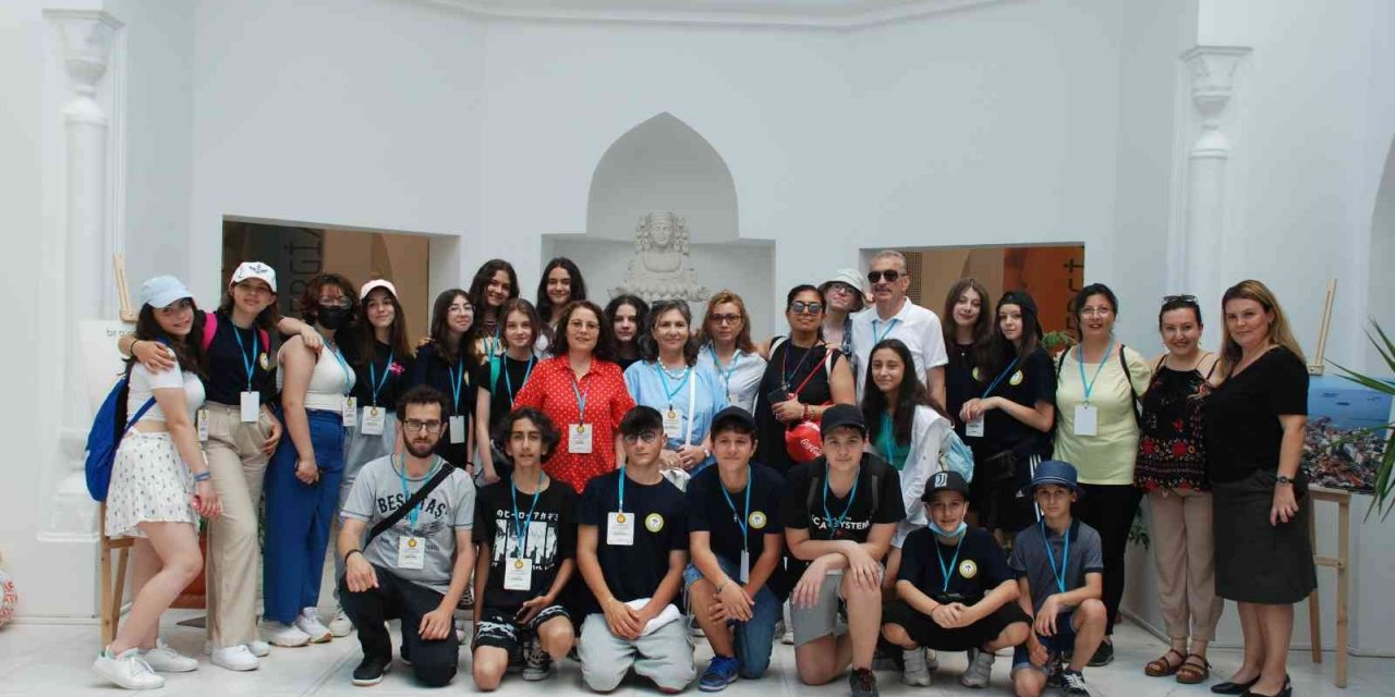 İtalyan kardeşleriyle İzmir’i gezdiler