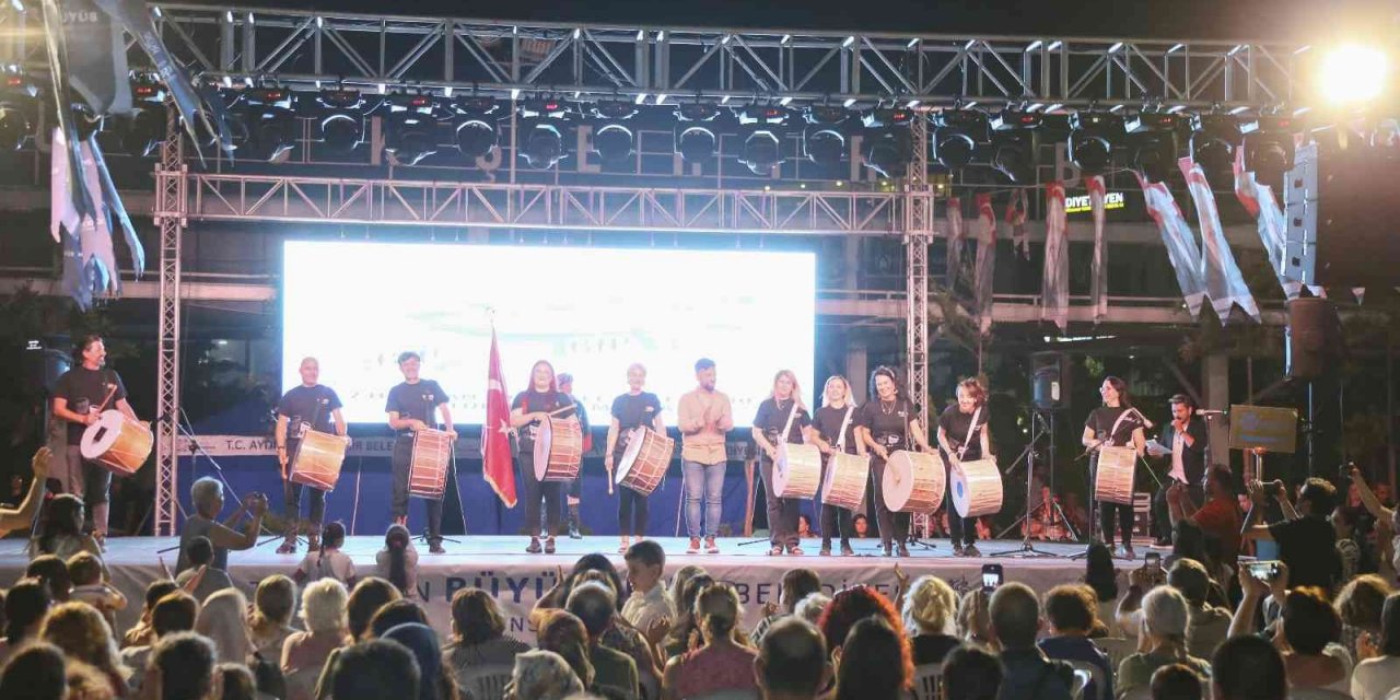 Aydın Büyükşehir Belediyesi’nin ritim gösterisi şölene dönüştü