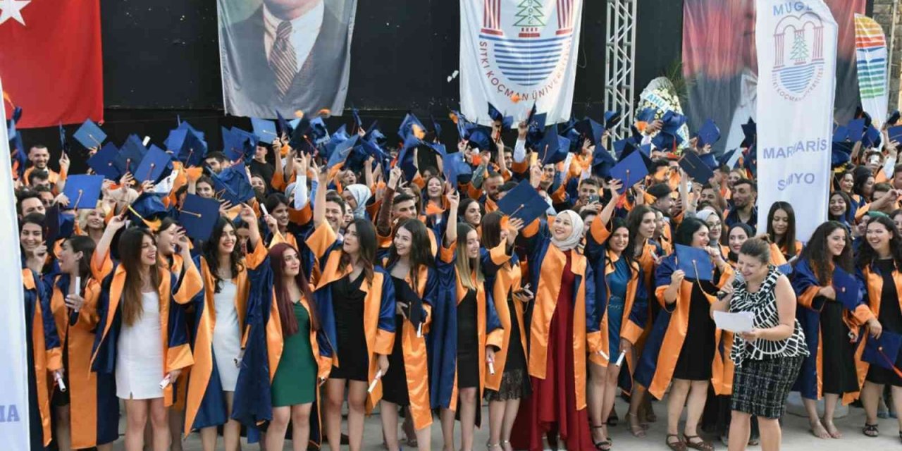 Marmaris Sağlık Hizmetleri Meslek Yüksekokulunda mezuniyet töreni