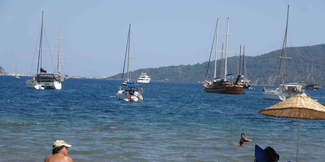 Marmaris’te, denizi tekneler kapladı