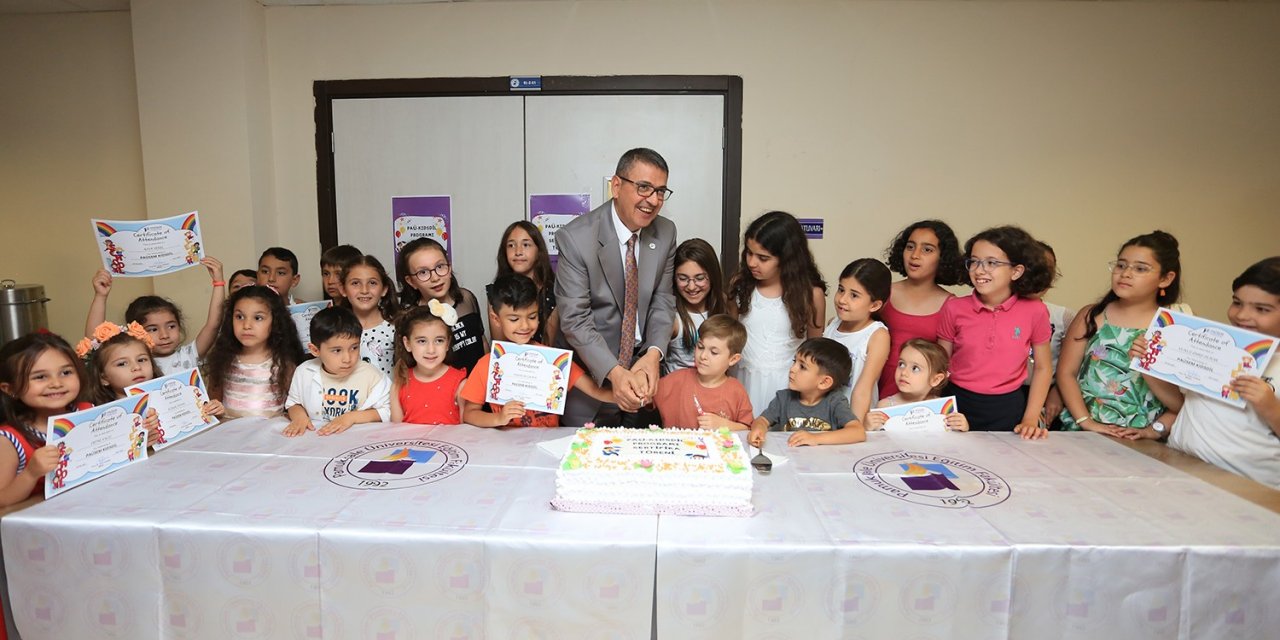Minikler ilk yabancı dil sertifikalarını aldı