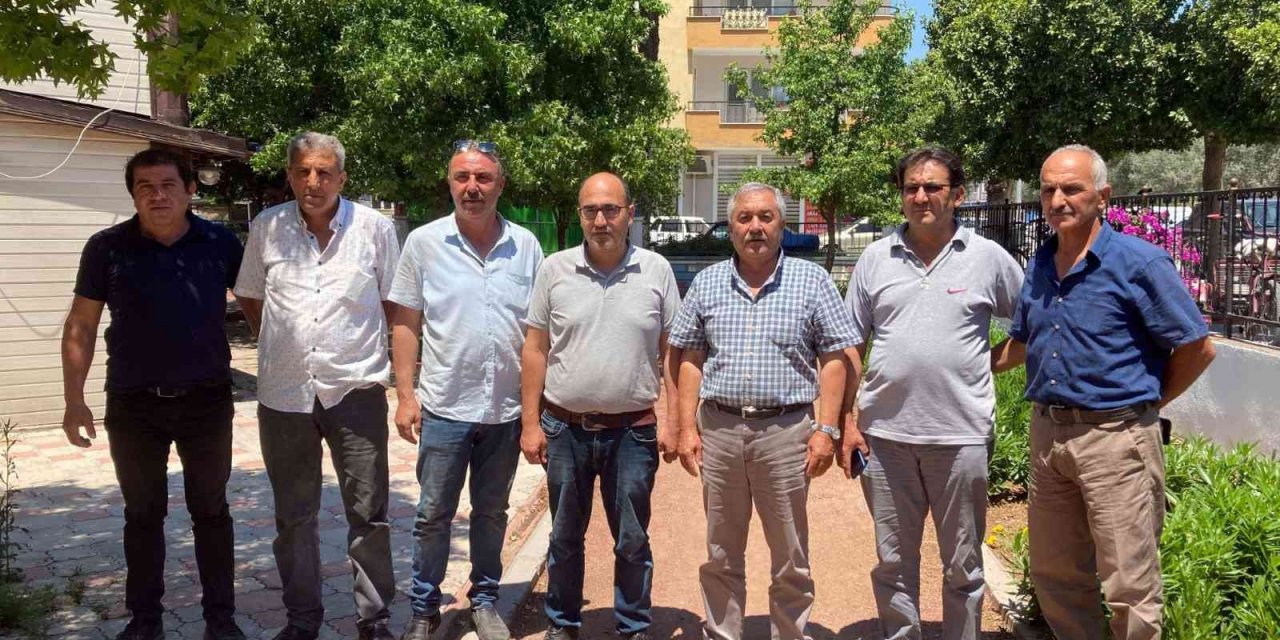 Ortaca’da 8 muhtar derneklerinden ayrıldığını açıkladı