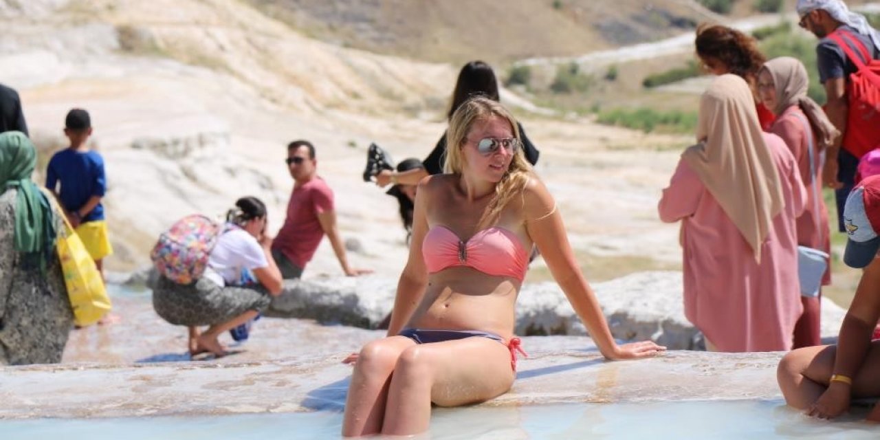 Pamukkale’ye gelen ziyaretçi sayısı 5 kat arttı