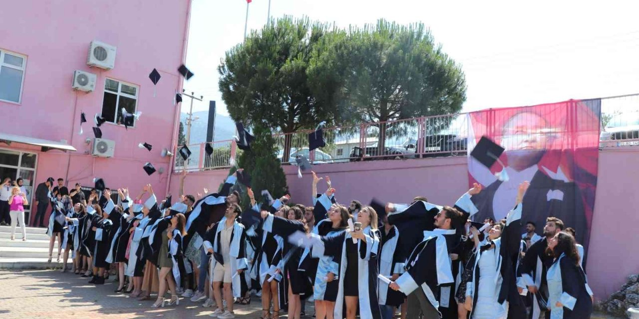 Bozdoğan MYO, 15’inci mezunlarını uğurladı