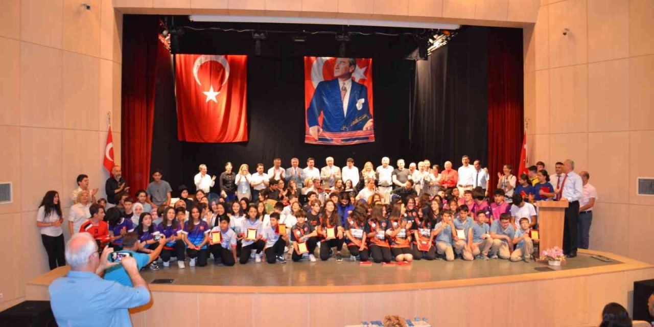 Nazilli’de başarılı öğrenciler ödüllendirildi