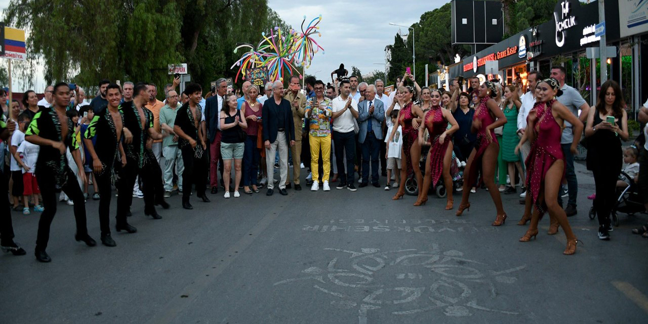 Kuşadası’nda hayat sokağa taştı